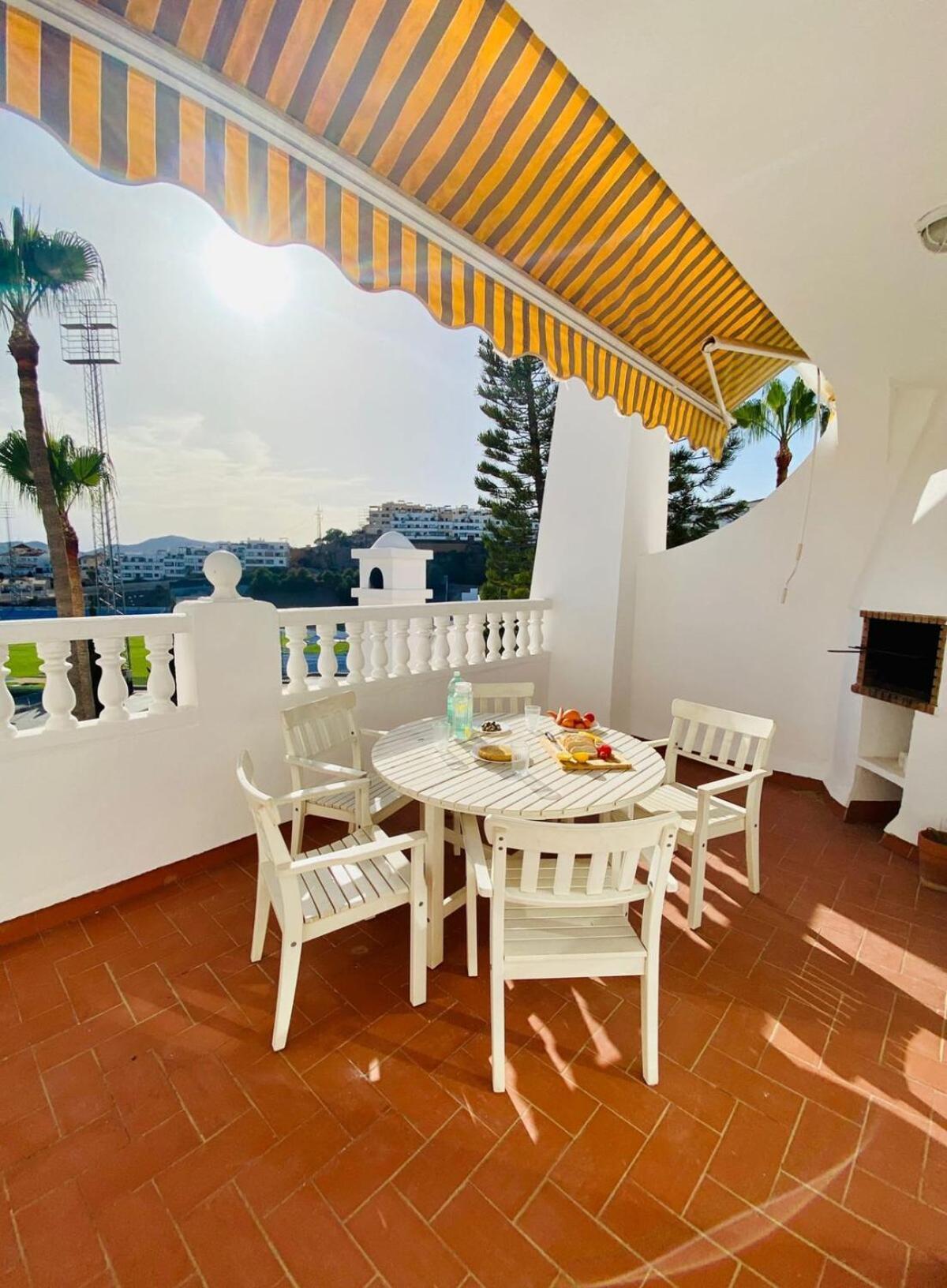 Apartamento Con Piscina En Las Rosas De Capistrano Nerja Exterior foto